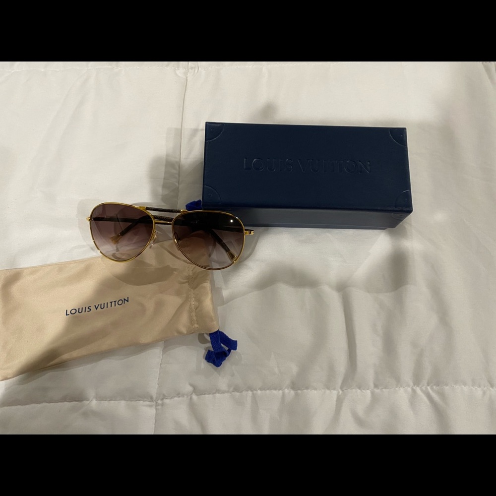 Louis Vuitton Sunglasses aviator